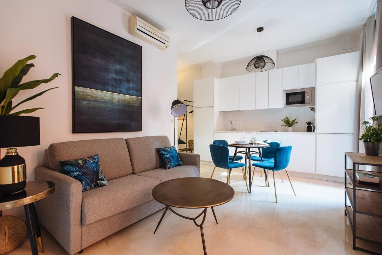Chiqui And Vicente Suite Apartments إشبيلية الغرفة الصورة
